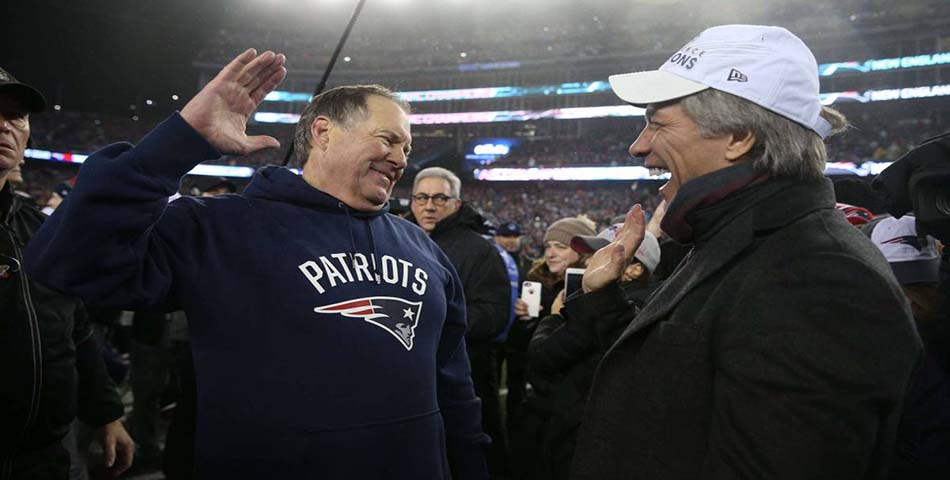 Bon Jovi celebra con Patriotas de Nueva Inglaterra