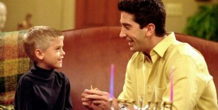 Así creció Cole Sprouse, el hijo de Ross en “Friends”