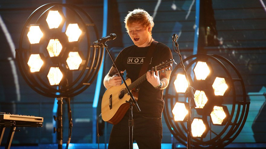 Ed Sheeran la rompe en los Grammys 2017
