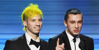 GRAMMYs: Twenty One Pilots fue a buscar su premio ¡en ropa interior!