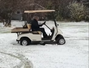 Una abuela de 91 años derrapa en la nieve como campeona