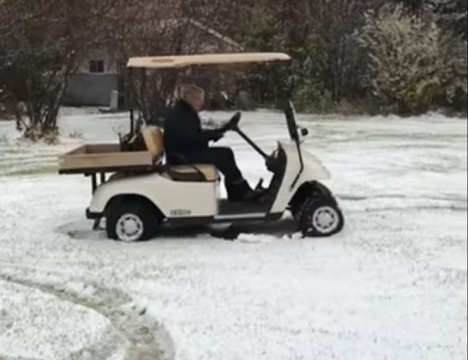 Una abuela de 91 años derrapa en la nieve como campeona