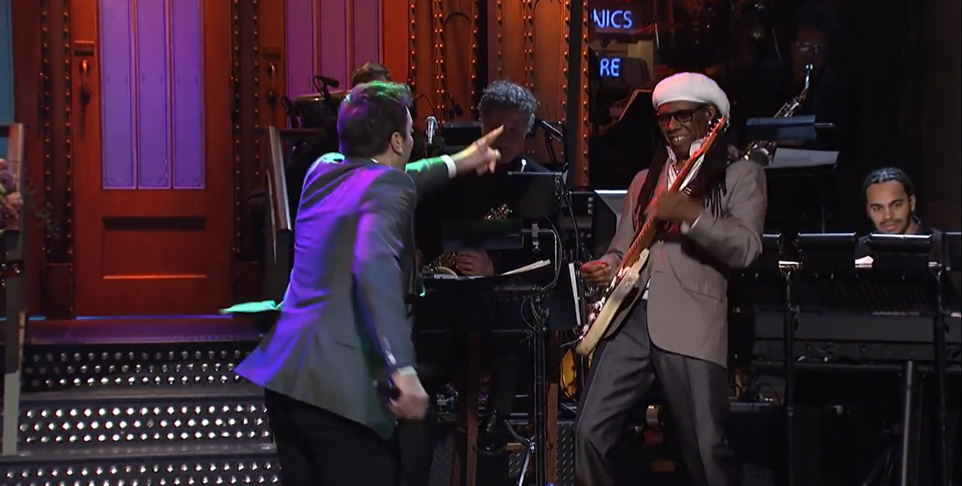 ¡Jimmy Fallon homenajeó a David Bowie en Satuday Night Live!