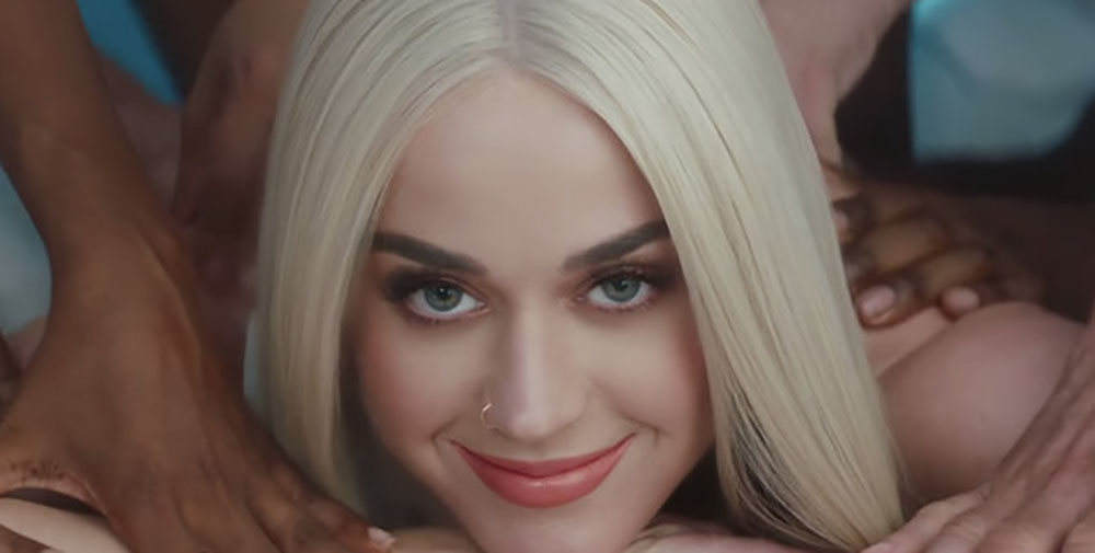 Katy Perry se transforma en un tentador banquete en el clip de Bon Appétit