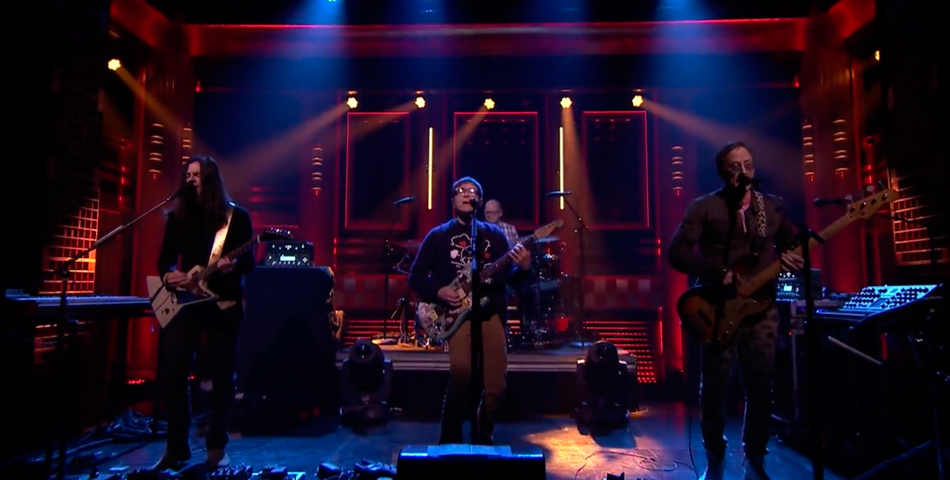 Weezer tocó “Feels like summer” en lo de Jimmy Fallon