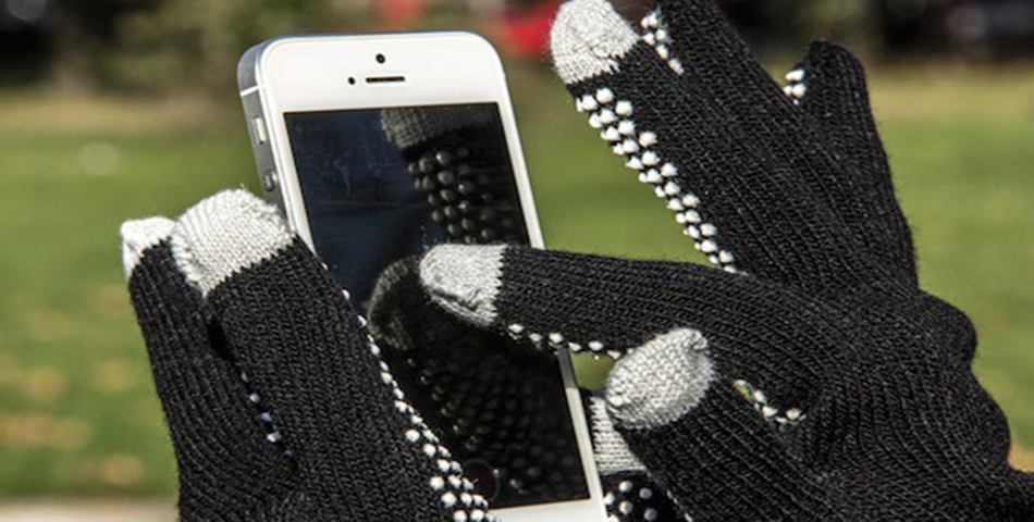 ¡Llegó el frío! ¿Cómo desbloquear y usar el celular con los guantes puestos?