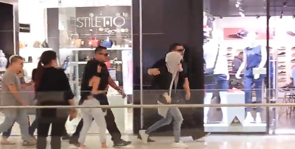 Se hizo pasar por Justin Bieber en un centro comercial y mirá lo que pasó