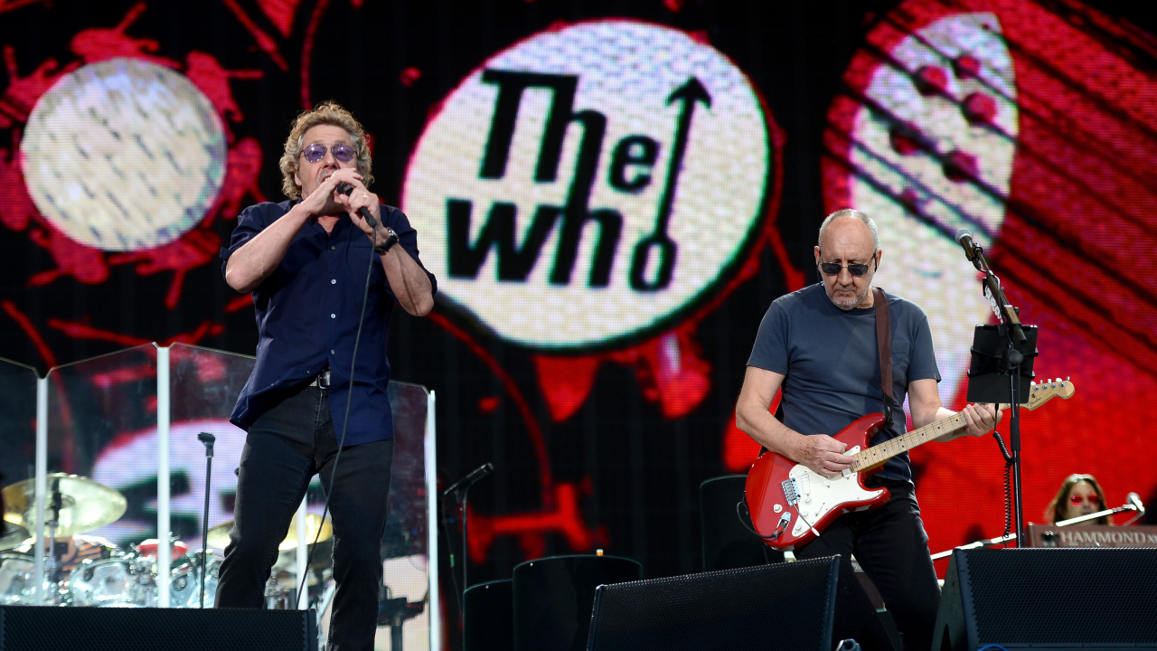 LONDON, ENGLAND - JUNE 26: Singer Roger Daltrey (L) and guitarist Pete Townshend of The Who perform at the Barclaycard British Summertime gigs at Hyde Park on June 26, 2015 in London, England. (Photo by Dave J Hogan/Getty Images)