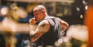 Residente tocó en vivo en una prisión de máxima seguridad de California