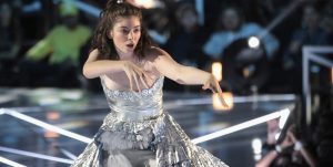 ¡Lorde se presentó en los MTV VMA’s y… no cantó!