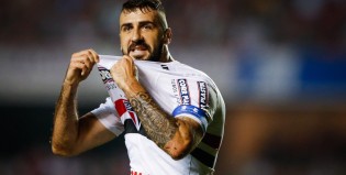 Lucas Pratto, enojado con sus compañeros de equipo