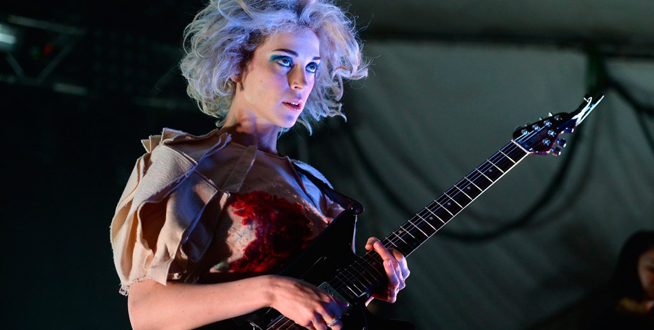 St Vincent se le animó a un clásico de The Beatles