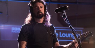 ¡Foo Fighters explotó el Live Lounge de la BBC con un tremendo show en vivo!
