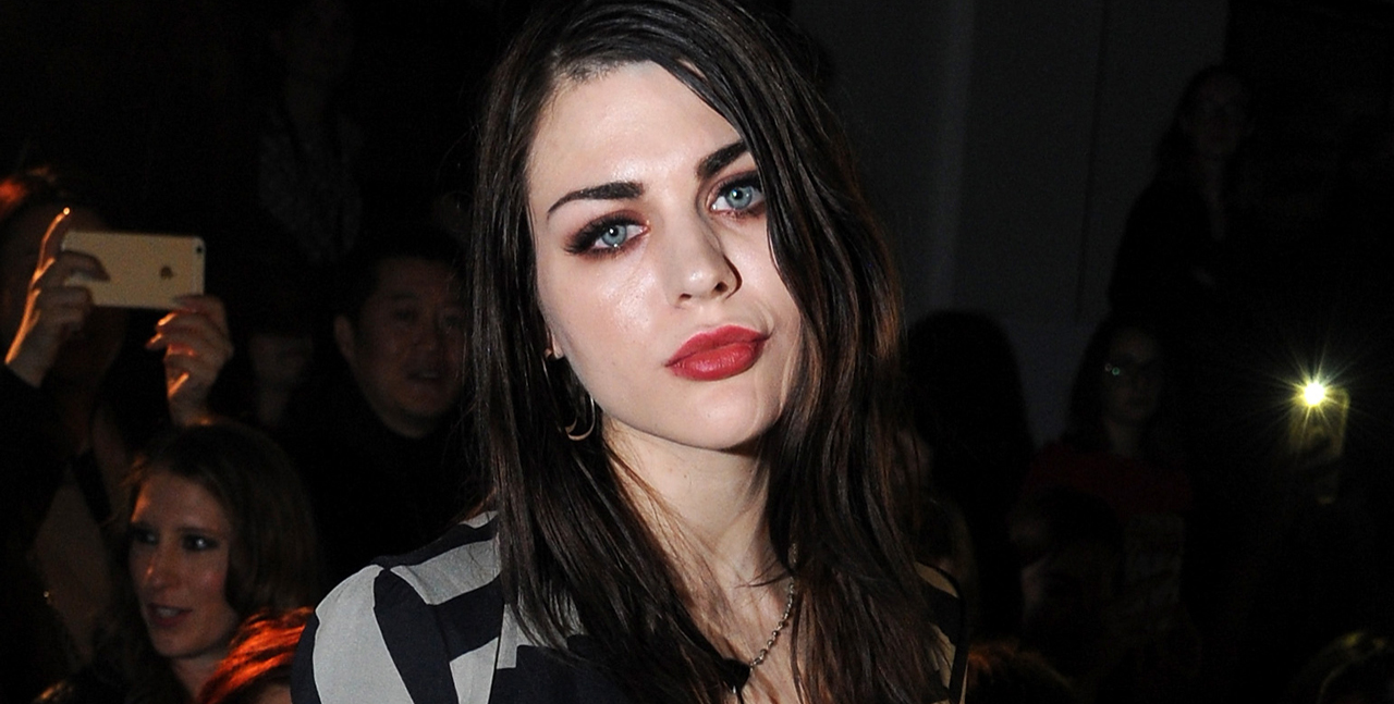 Dieron a conocer cuánto gana Frances Bean Cobain por la publicidad de su padre