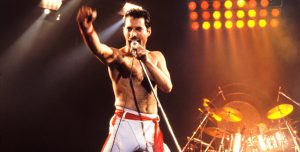 El increíble parecido del actor que encarnará a Freddie Mercury