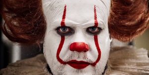 Imperdible: mirá el divertido sketch de James Corden imitando a It