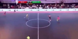 Ronaldinho tiró magia en el futsal