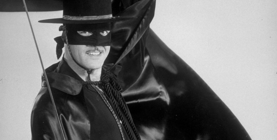 Un concejar marplatense propuso hacerle un monumento a El Zorro