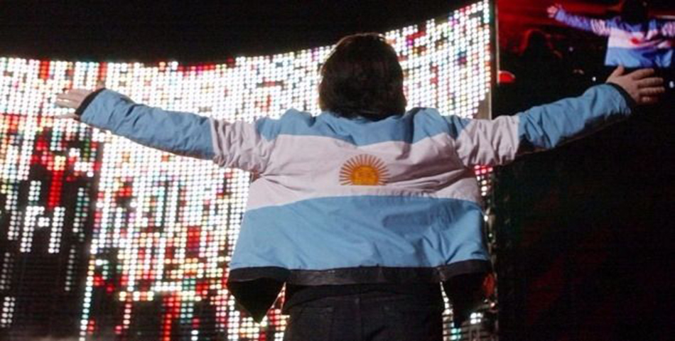 Bono de U2 un argentino más: “Gracias Lionel Messi, Dios existe”