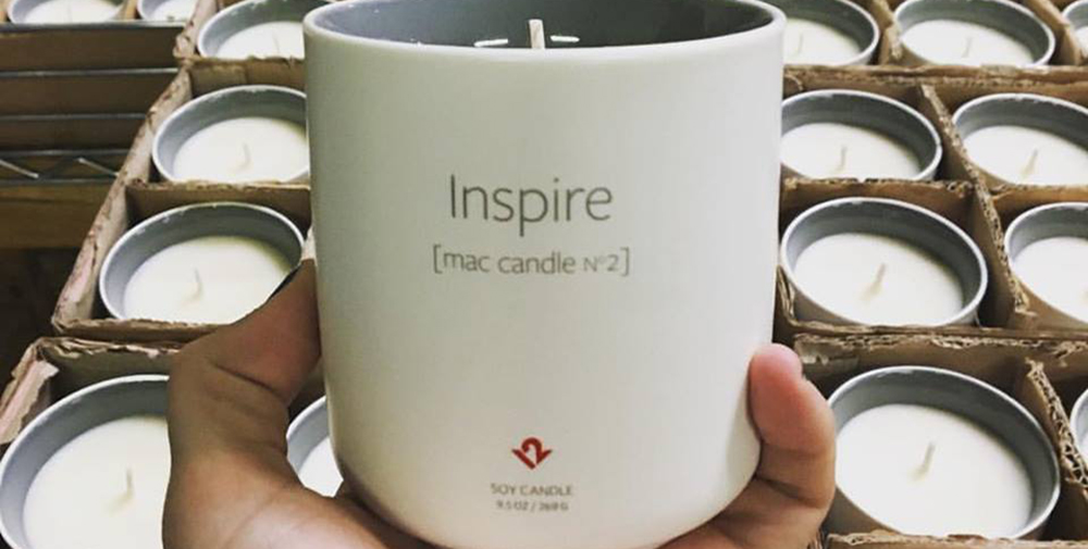 Insólito: crearon una vela con olor a las computadoras de Apple