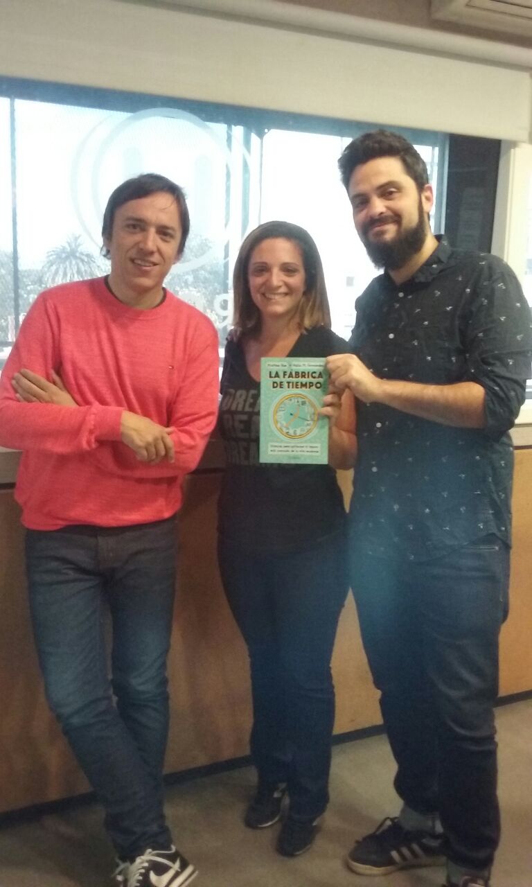 Nos visitó Pablo Fernandez y junto a Martu Rúa presentaron su nuevo libro: “La fábrica de tiempo”