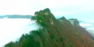 Una cascada de nubes sobrevoló el cielo chino