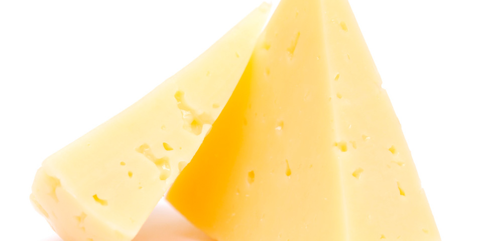Lo dice la ciencia: envolver queso en papel film está mal