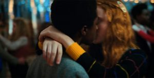 ¡Polémica por el beso final de Stranger Things 2!