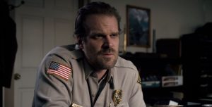 Stranger Things: ¡El oficial Hopper también baila cumbia!