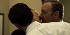 House of Cards: El enfermizo secreto que esconde la escena del trío entre Frank, Claire y Meechum