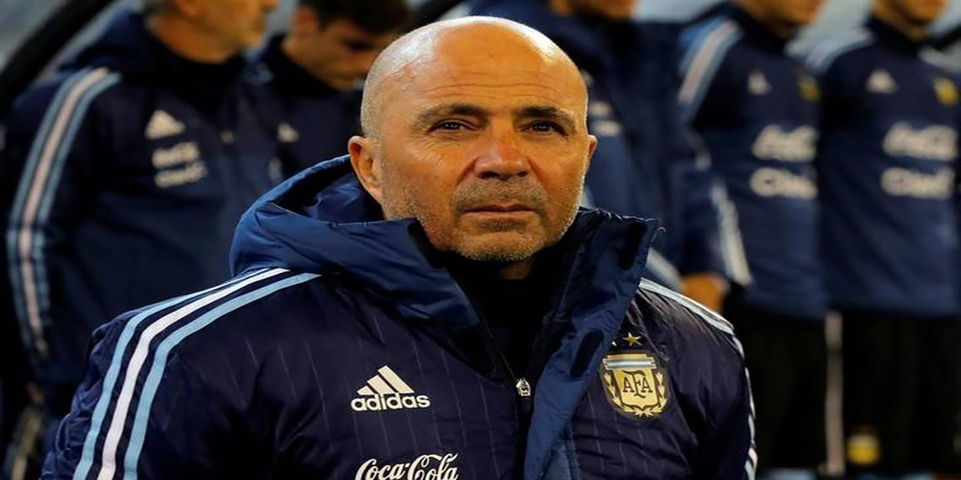 “Boludo, cobras 100 pesos por mes” el insólito insulto de Sampaoli a un policía