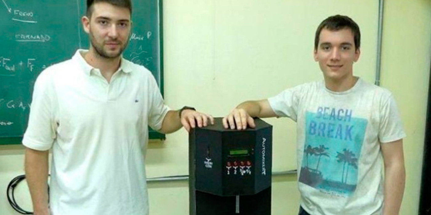 Aguante todo: llegó la máquina expendedora del fernet con cola “perfecto”