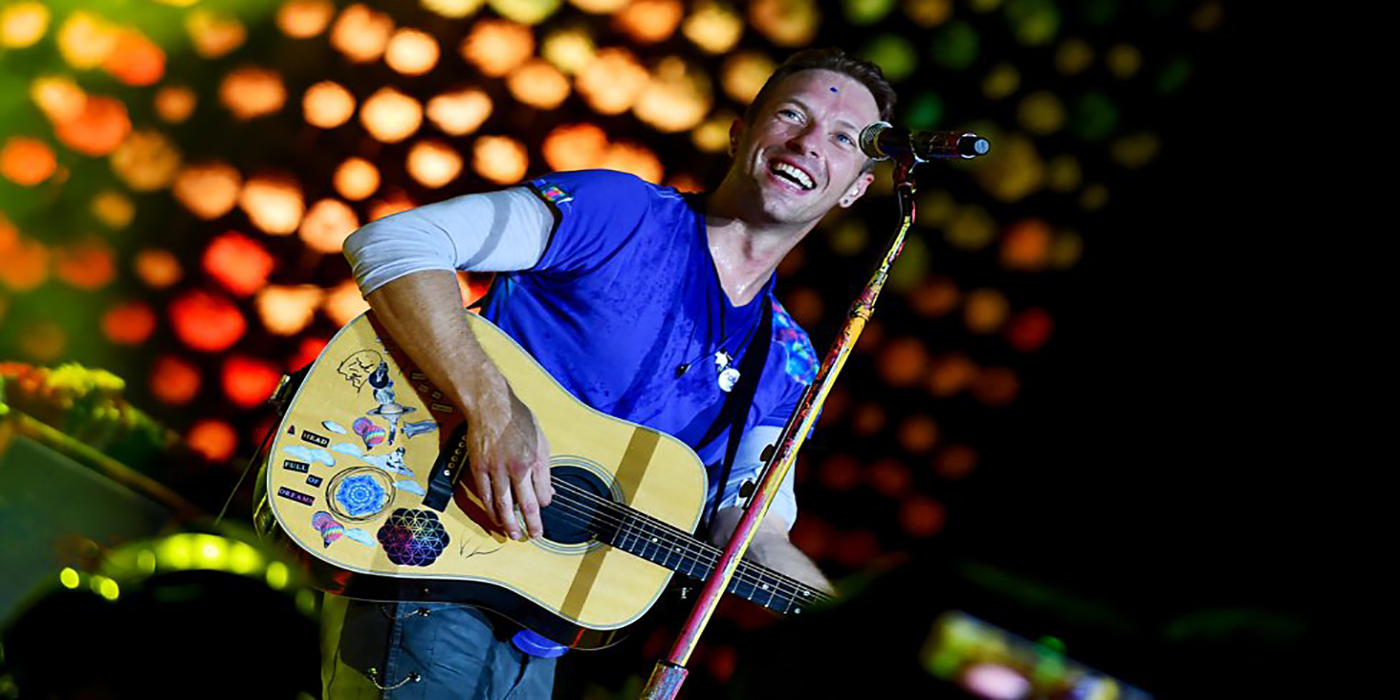 Chris Martin le enseñó a su hija a tocar un clásico de The Beatles