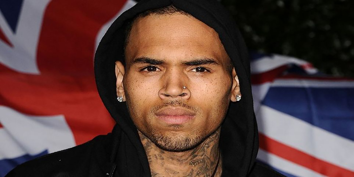 Las fuertes imágenes de Chris Brown agarrando del cuello a una mujer