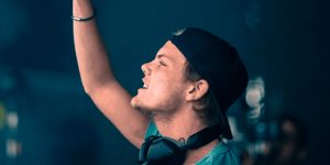 El álbum recopilatorio de Avicii incluirá una canción inédita