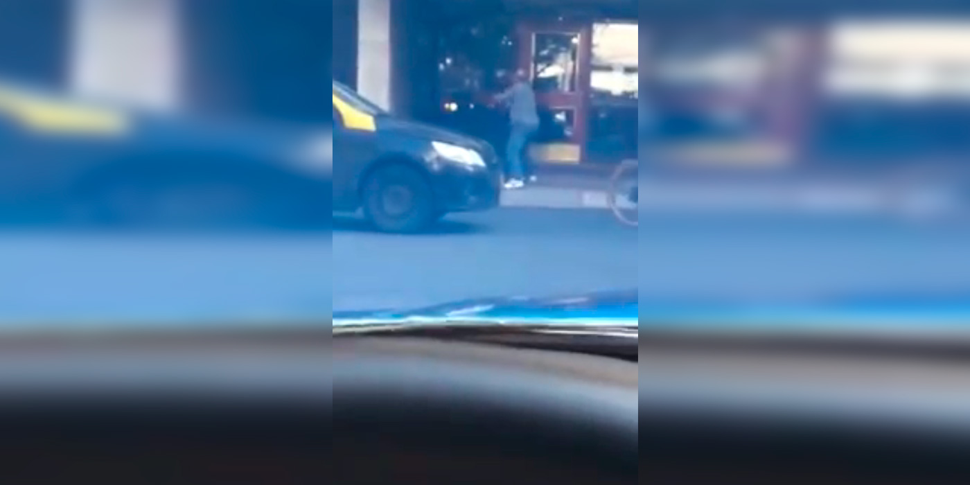 Brutal pelea entre dos automovilistas