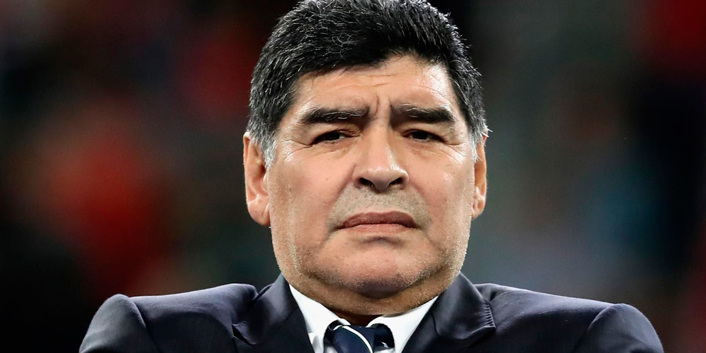 Maradona la mueve al ritmo del reggaetón