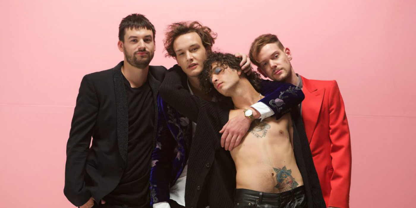 ¡The 1975 llenó de sorpresas a sus fanáticos!