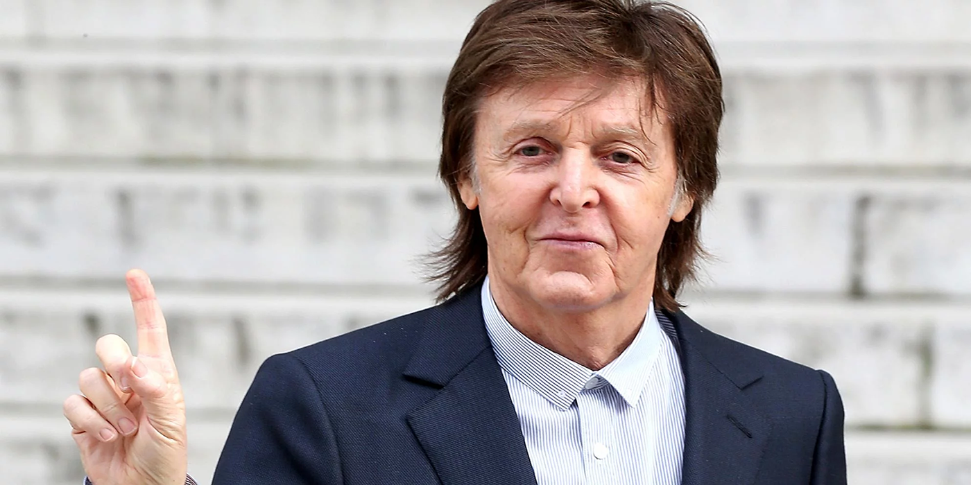 Paul McCartney sorprendió brindando un show sorpresa en un pub de Liverpool