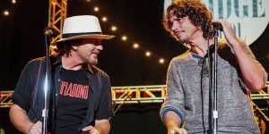 Dieron a conocer la imagen del último encuentro de backstage entre Chris Cornell y Eddie Vedder