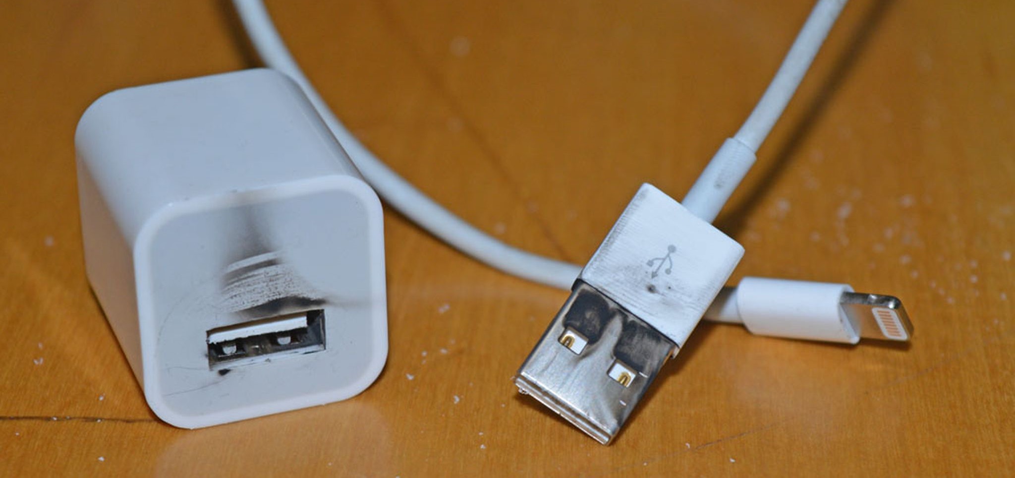 Alerta por los cables falsos de iPhone