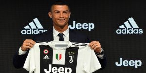 Desopilante: En Nápoles venden papel higiénico con la cara de Cristiano Ronaldo