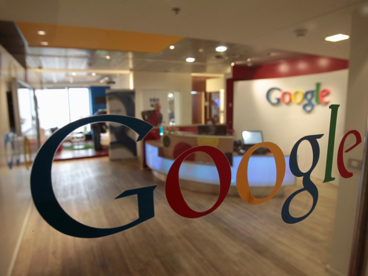 Google permite que las empresas lean tus correos de Gmail