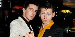 Arctic Monkeys y Miles Kane tocaron juntos “505”