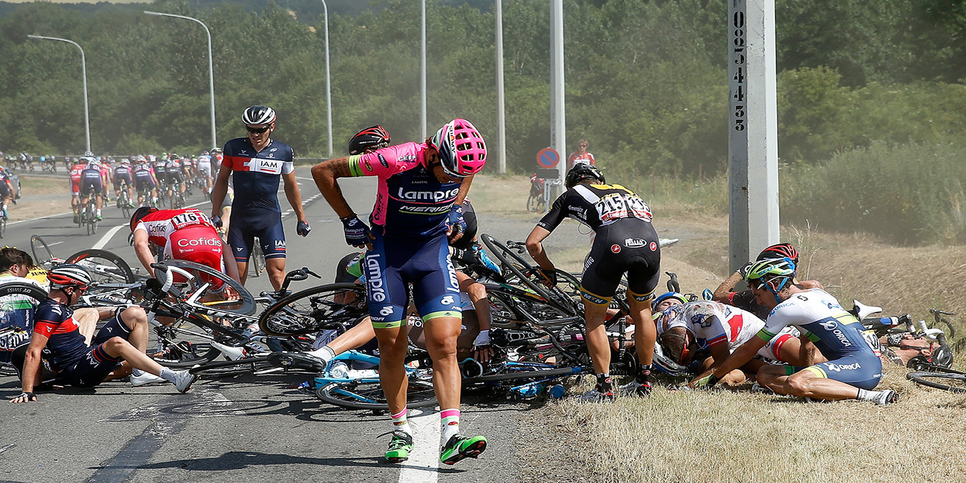 Impactante: Así terminó el cuerpo de un ciclista, luego de sufrir un accidente en el Tour de France