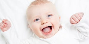 Científicos hallaron una canción que hace feliz a los bebés