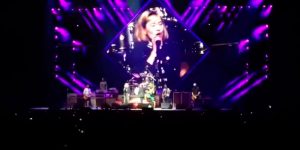 Foo Fighters se le animó a un clásico de Queen (con ayuda)