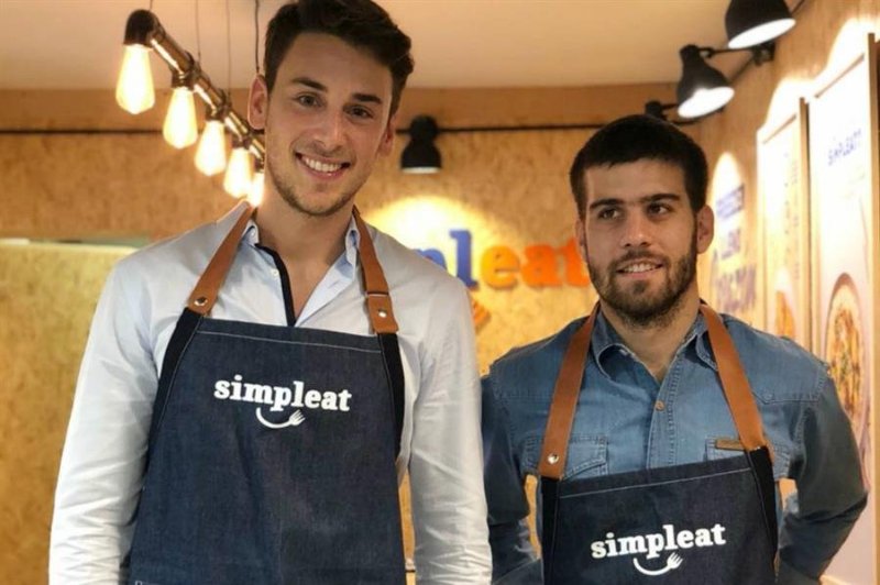 TOMAS LAKUB – CO FUNDADOR Y CEO DE SIMPLEAT