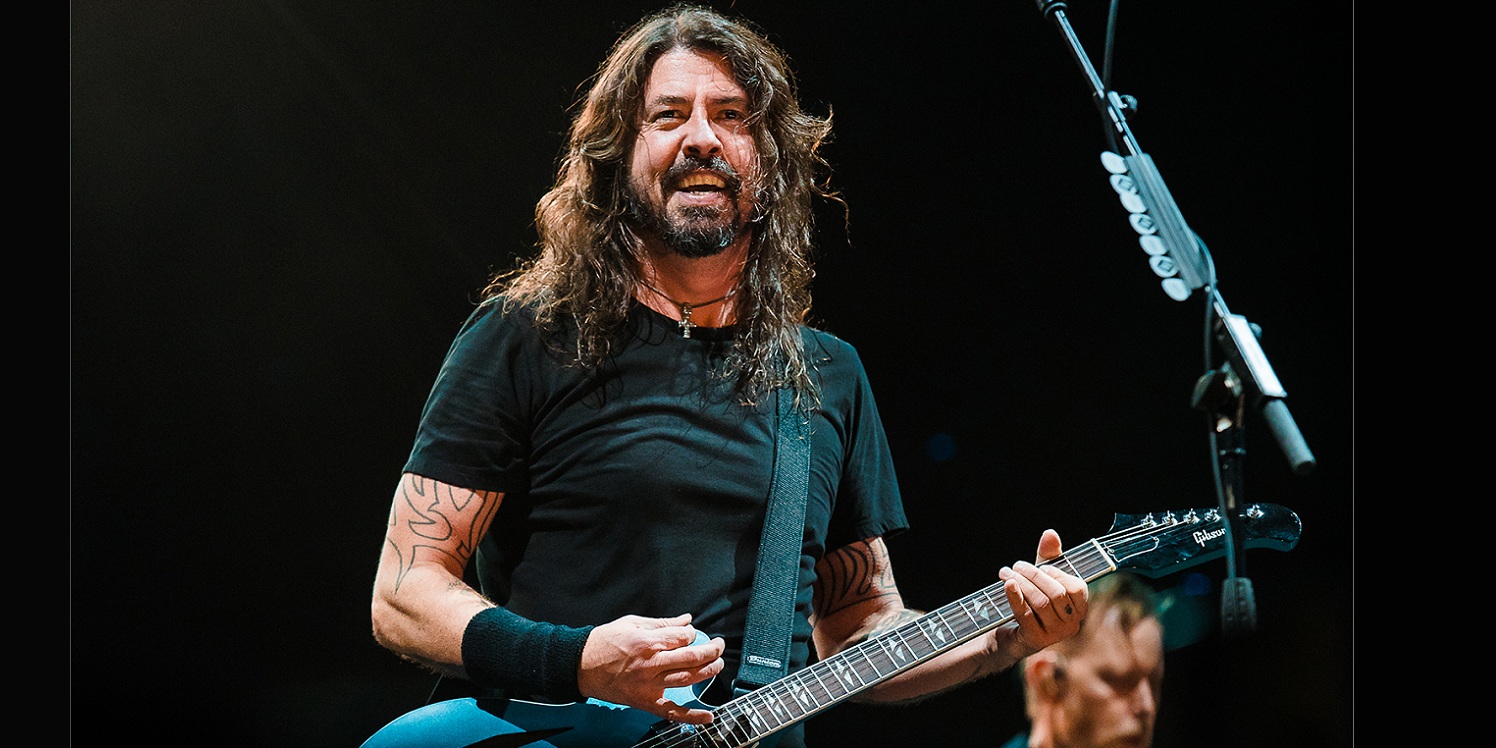 Dave Grohl dejó tocar su guitarra a un chico autista