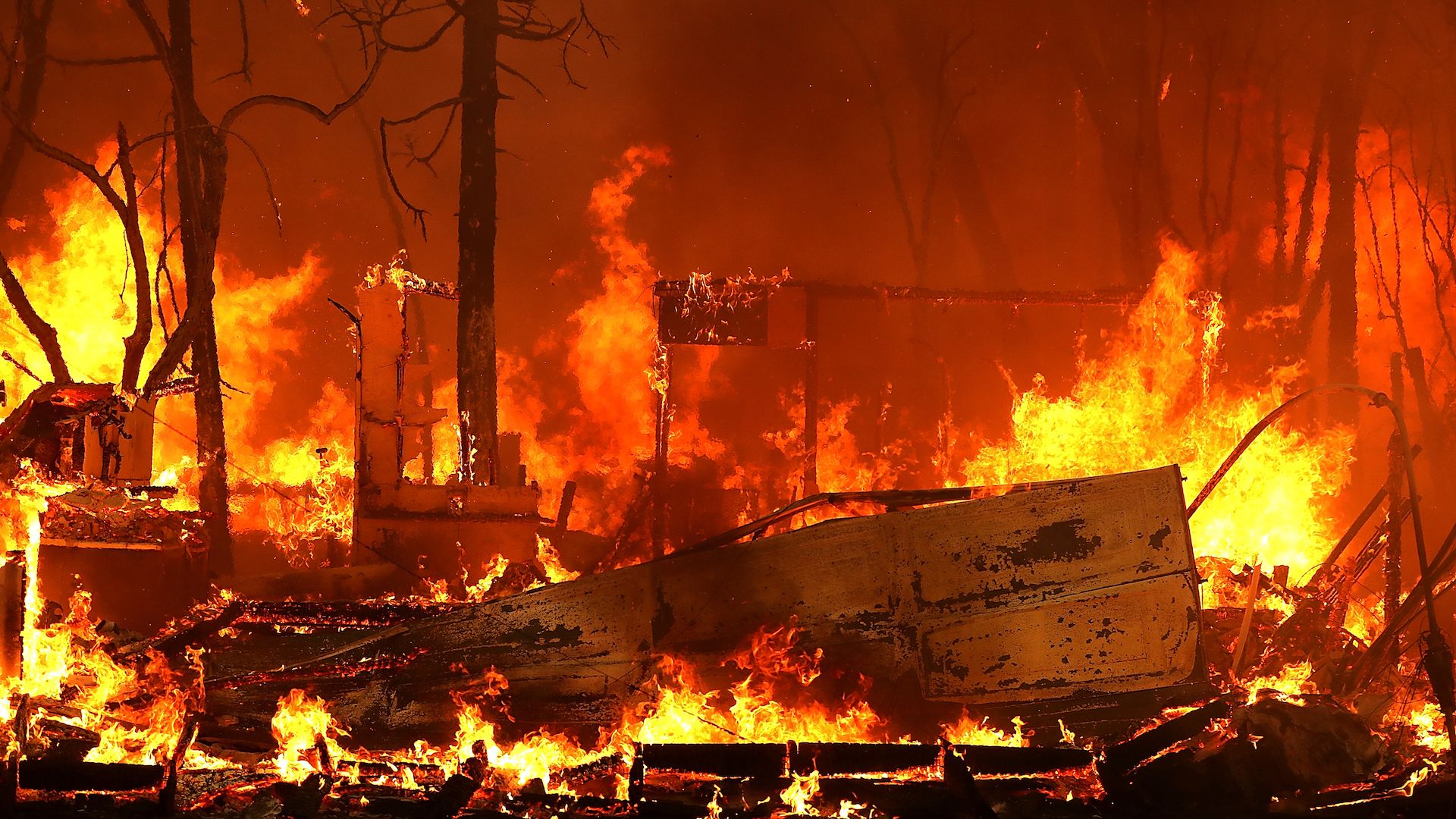 California en llamas: muertes, hogares destruidos y un presidente que solo amenaza